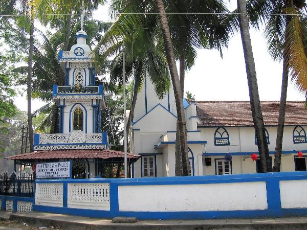 Cochin église bleue et blanche