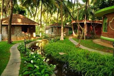 Inde Kérala bungalows sour des cocotiers